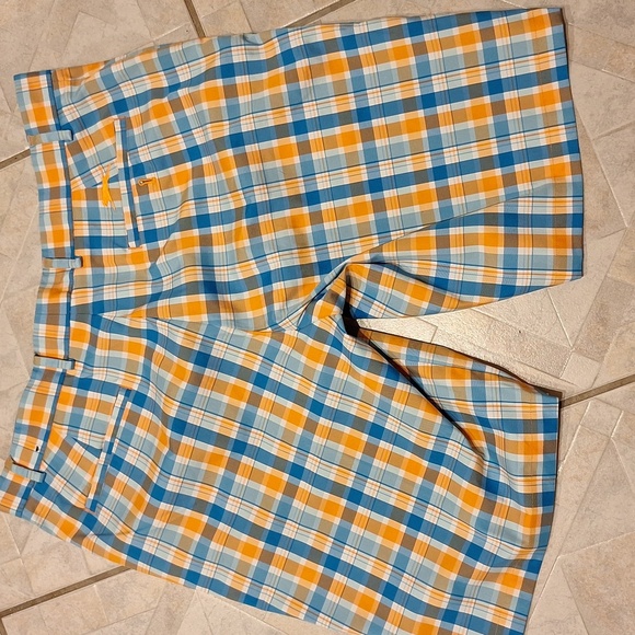 Mens Slazenger Golf Shorts Size 38.  Like New - Picture 2 of 4